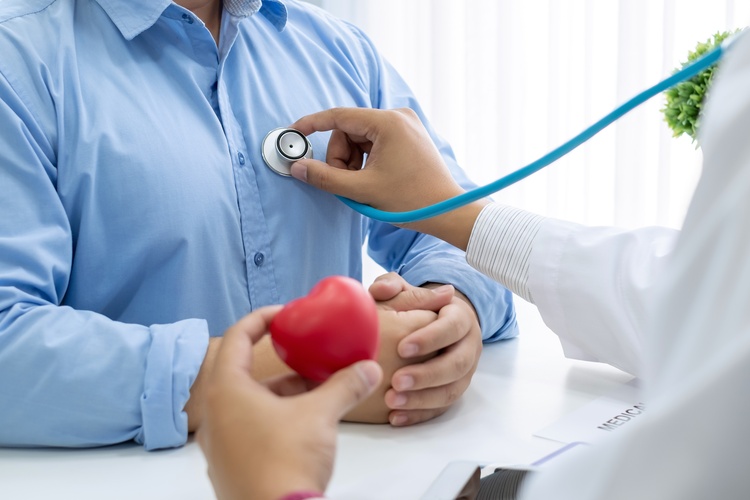 ¿Cuándo debo consultar a un cardiólogo?